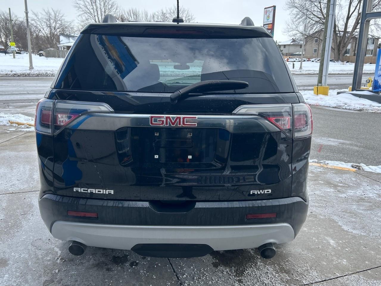 2017 GMC Acadia SLE-2 Amazing Condition - local trade! Photo