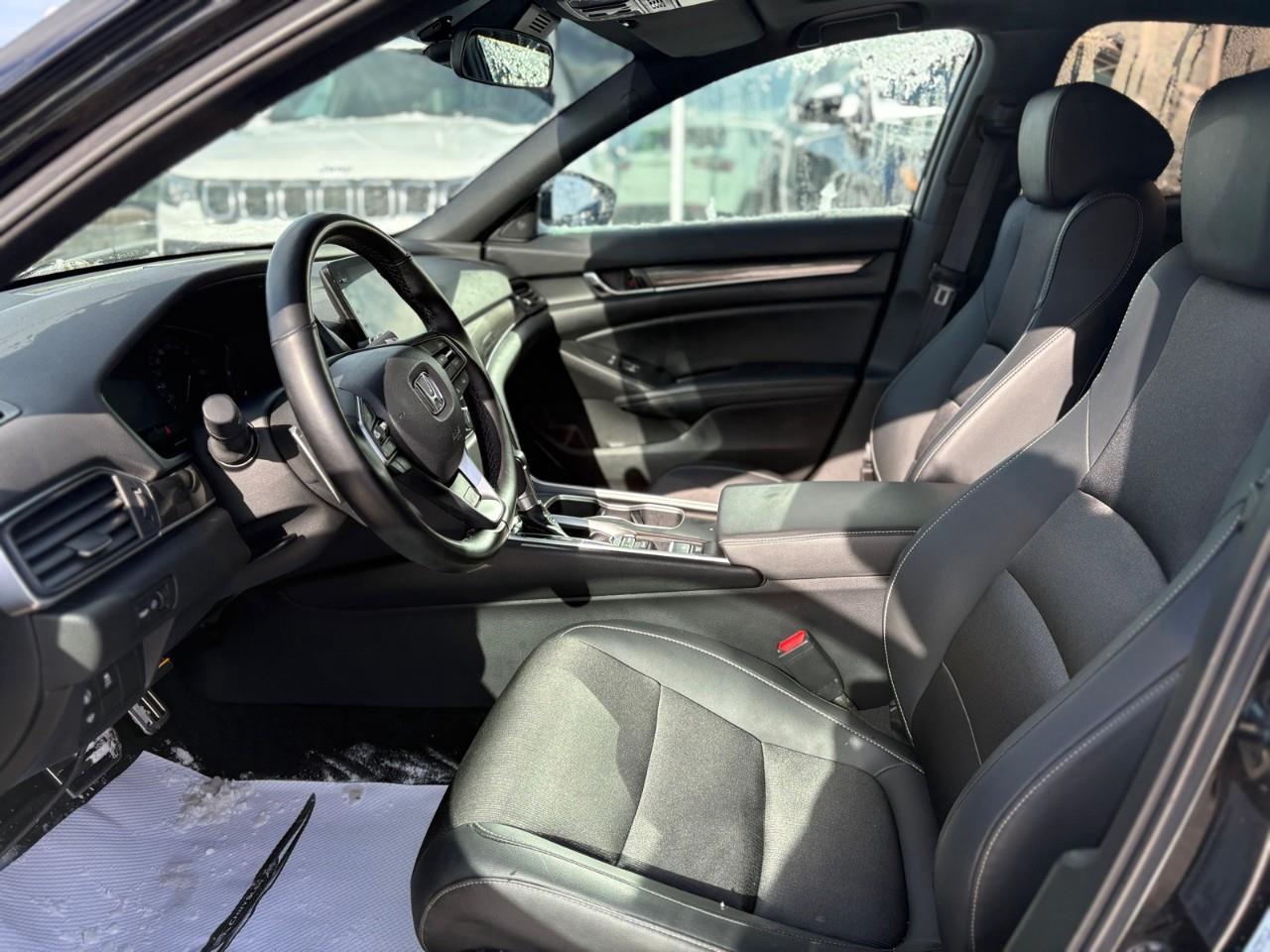 2022 Honda Accord Sport 1.5T 4dr Sedan Photo3