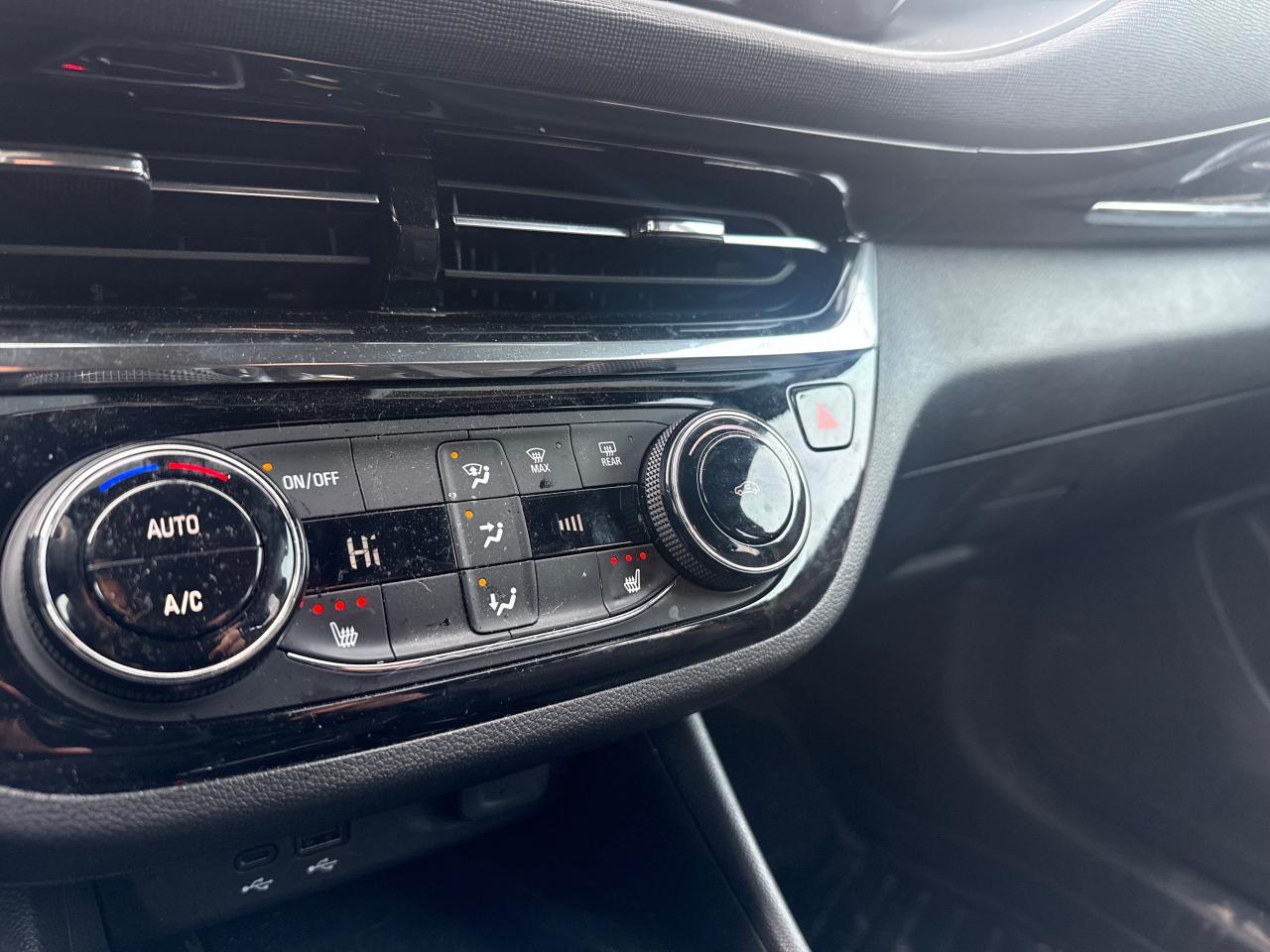 2025 Buick Envista Sport Touring 4dr Front-Wheel Drive Photo