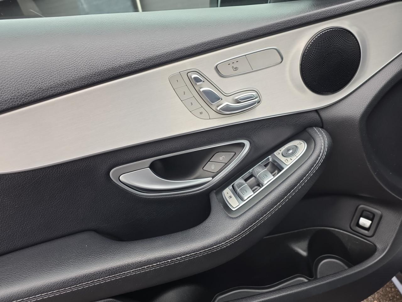 2017 Mercedes-Benz C-Class C300 4MATIC AMG PKG * NO ACCIDENTS / PANO / BLIND Photo