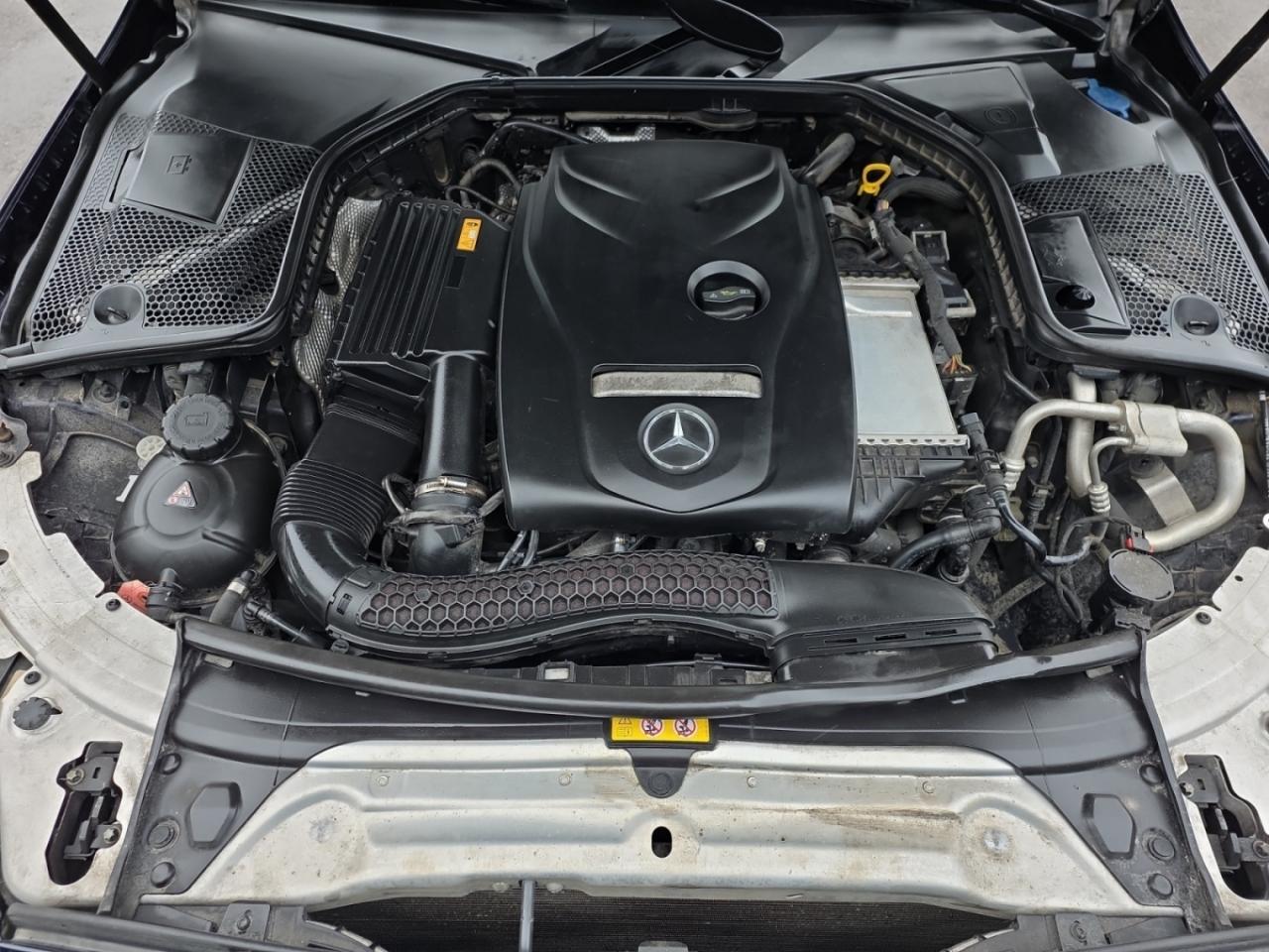 2017 Mercedes-Benz C-Class C300 4MATIC AMG PKG * NO ACCIDENTS / PANO / BLIND Photo