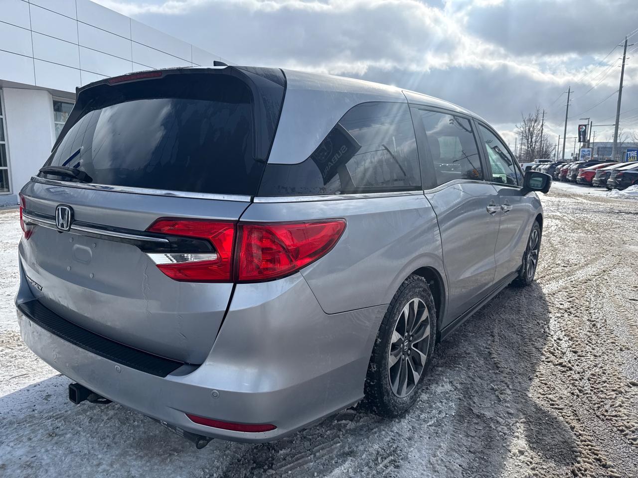 2022 Honda Odyssey EX-L RES Passenger Van Photo