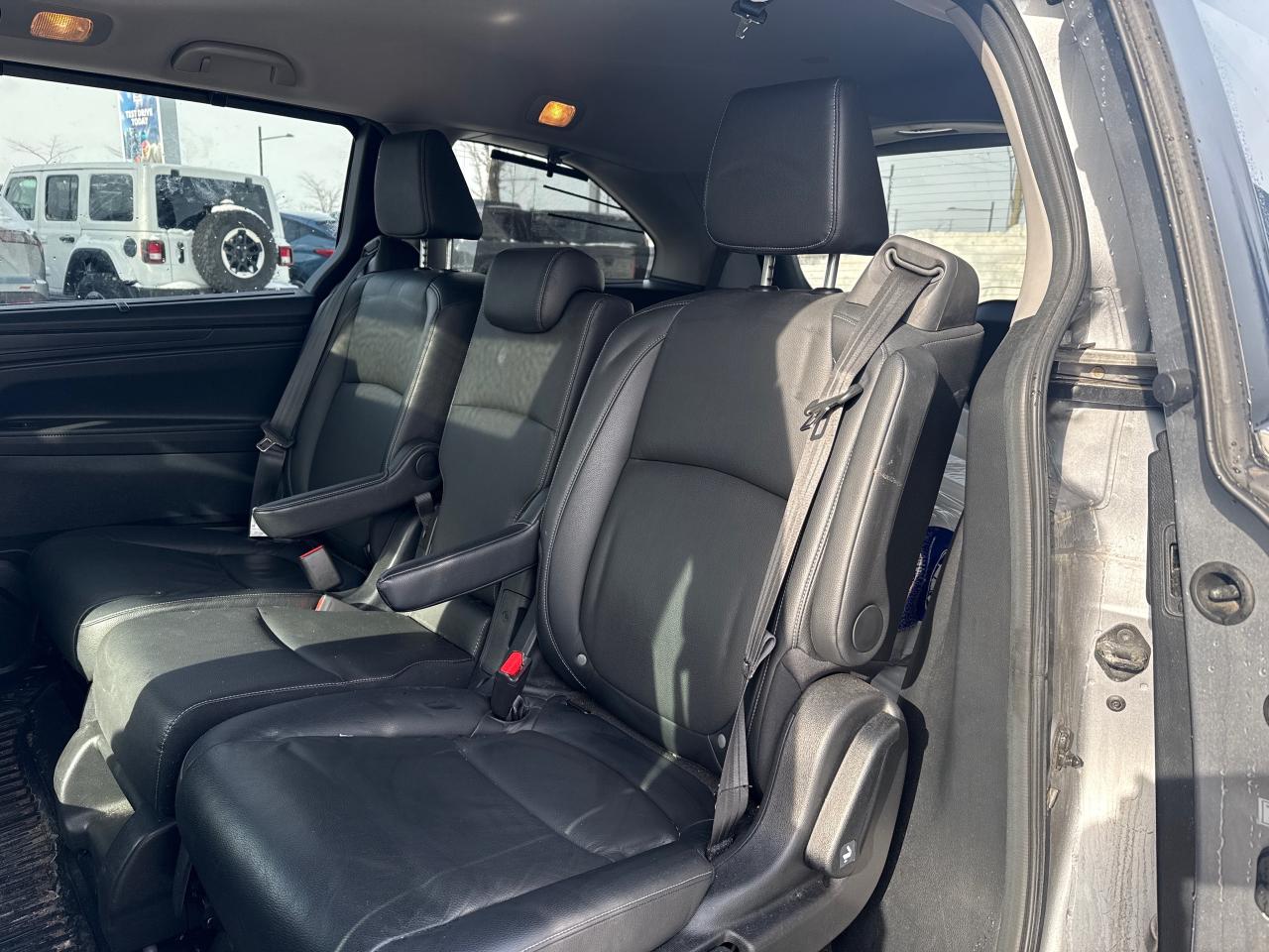 2022 Honda Odyssey EX-L RES Passenger Van Photo