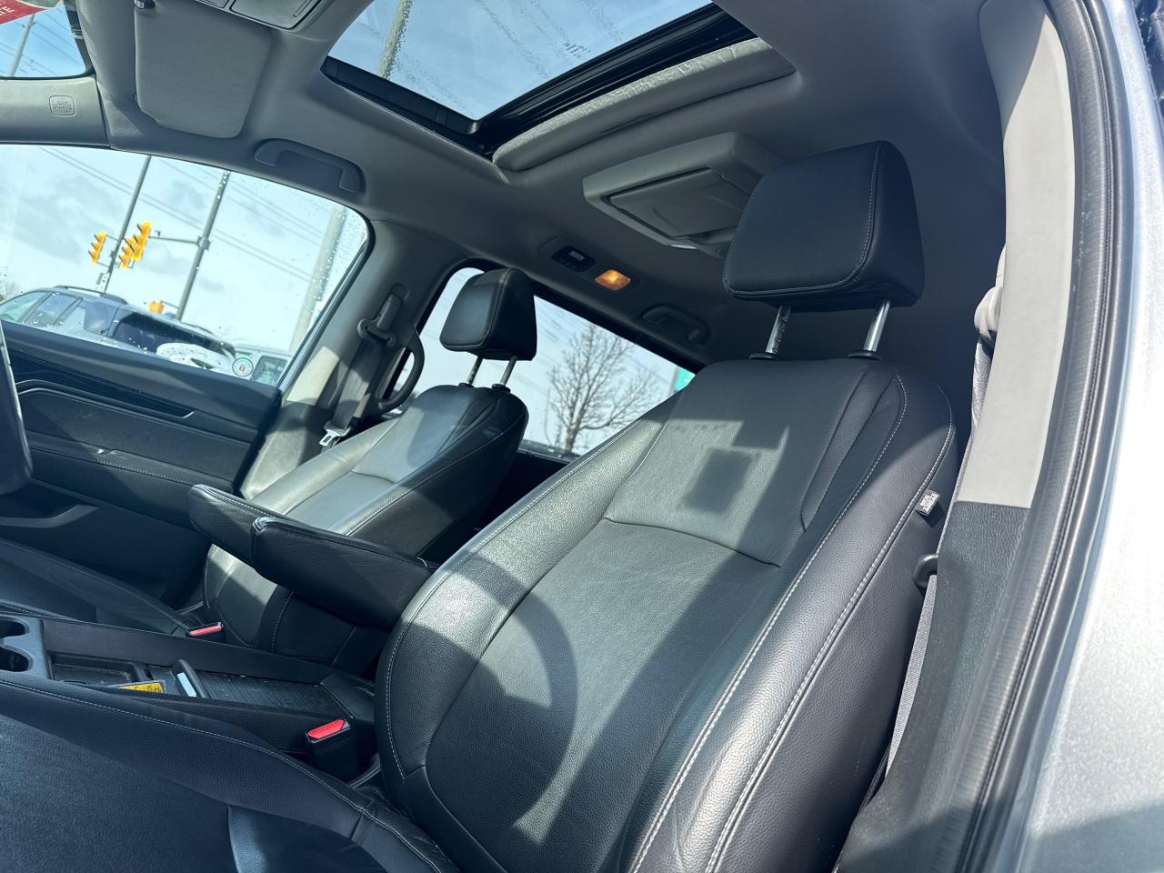 2022 Honda Odyssey EX-L RES Passenger Van Photo