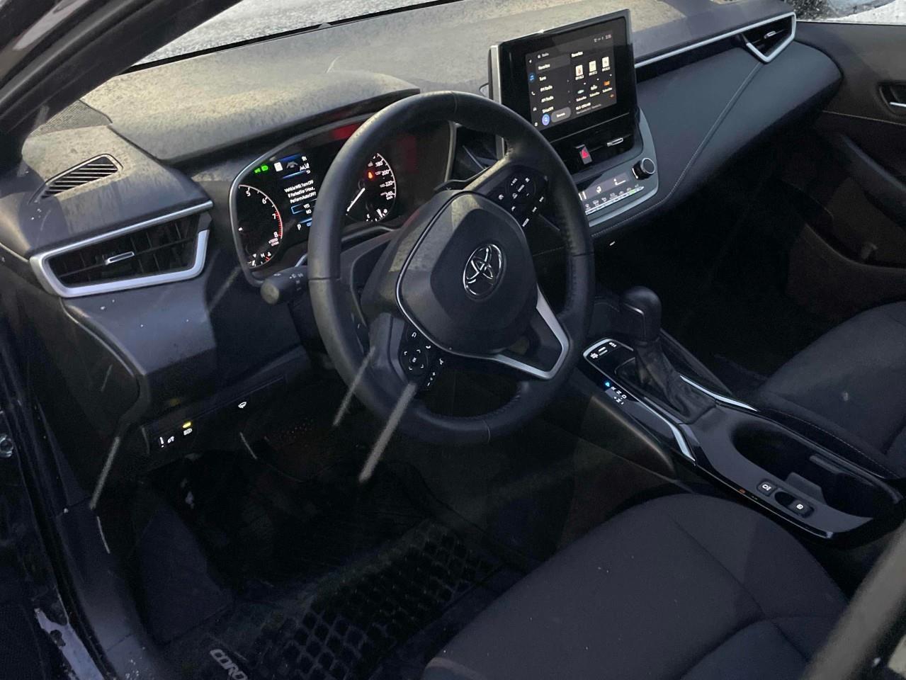 2025 Toyota Corolla Hatchback Base 5dr Photo