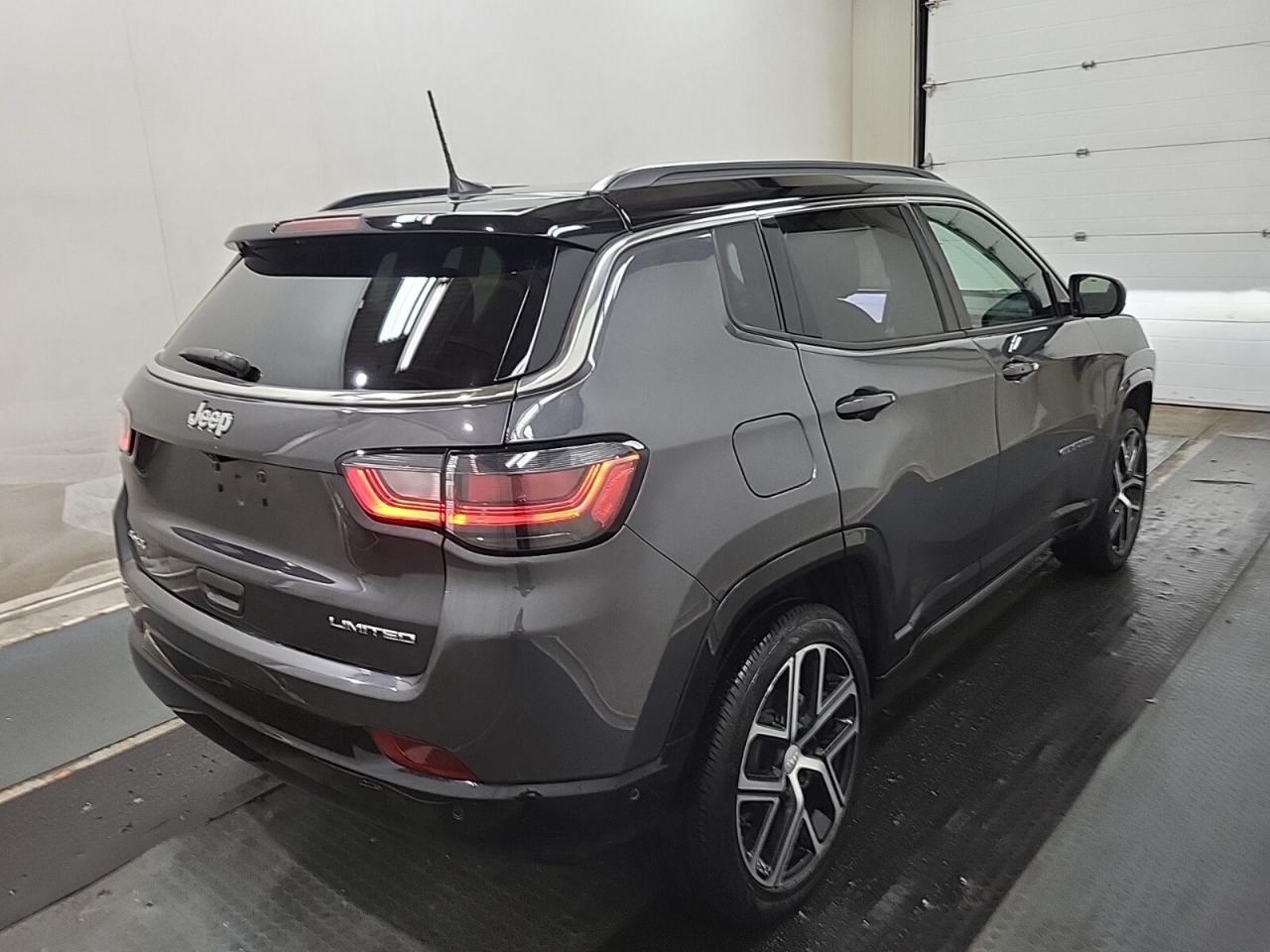 2024 Jeep Compass Limited   PANO ROOF   360 CAM   ALPINE AUDIO   DRI Photo