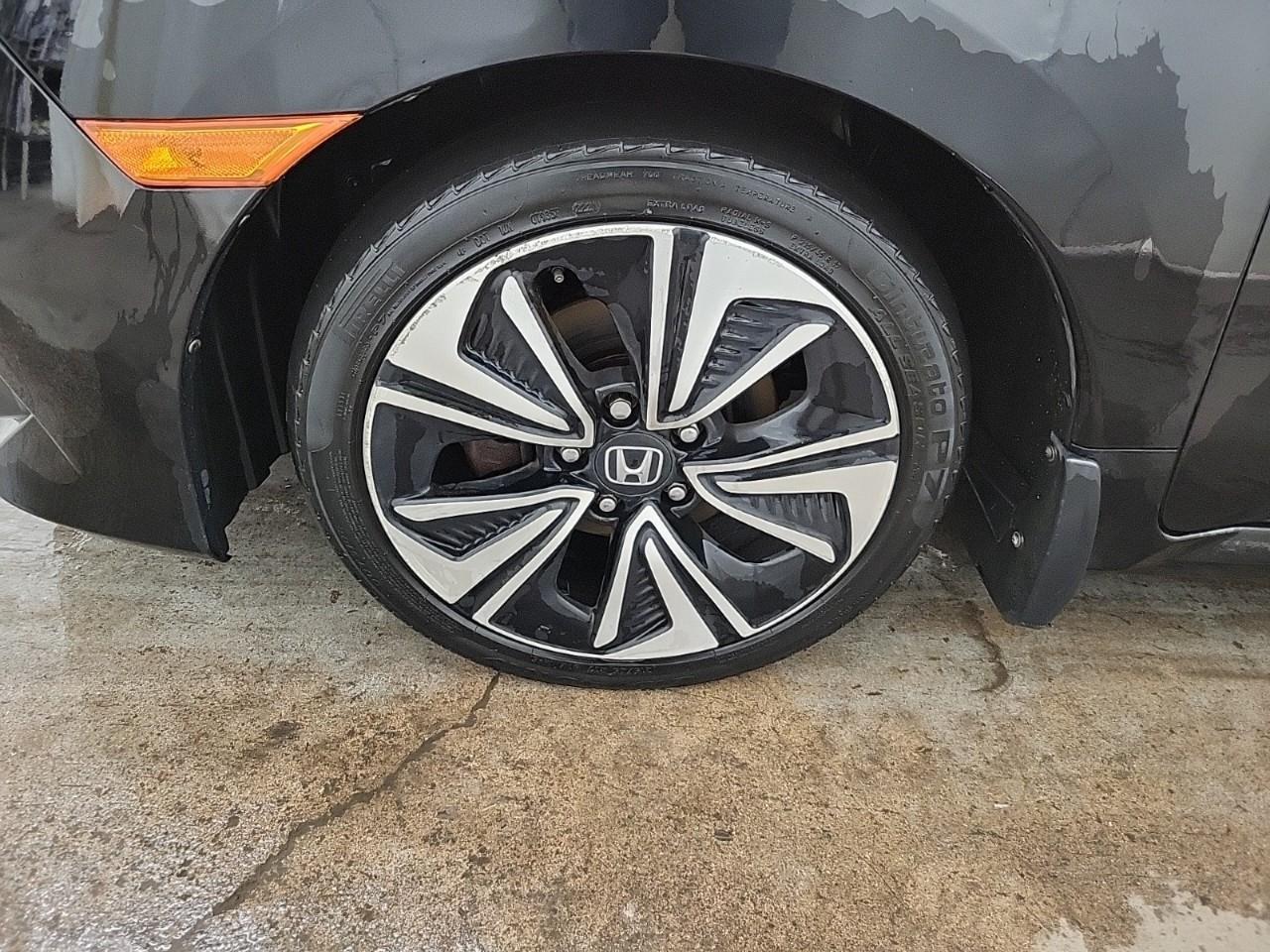 2017 Honda Civic EX-T (CVT) 4dr Sedan Photo