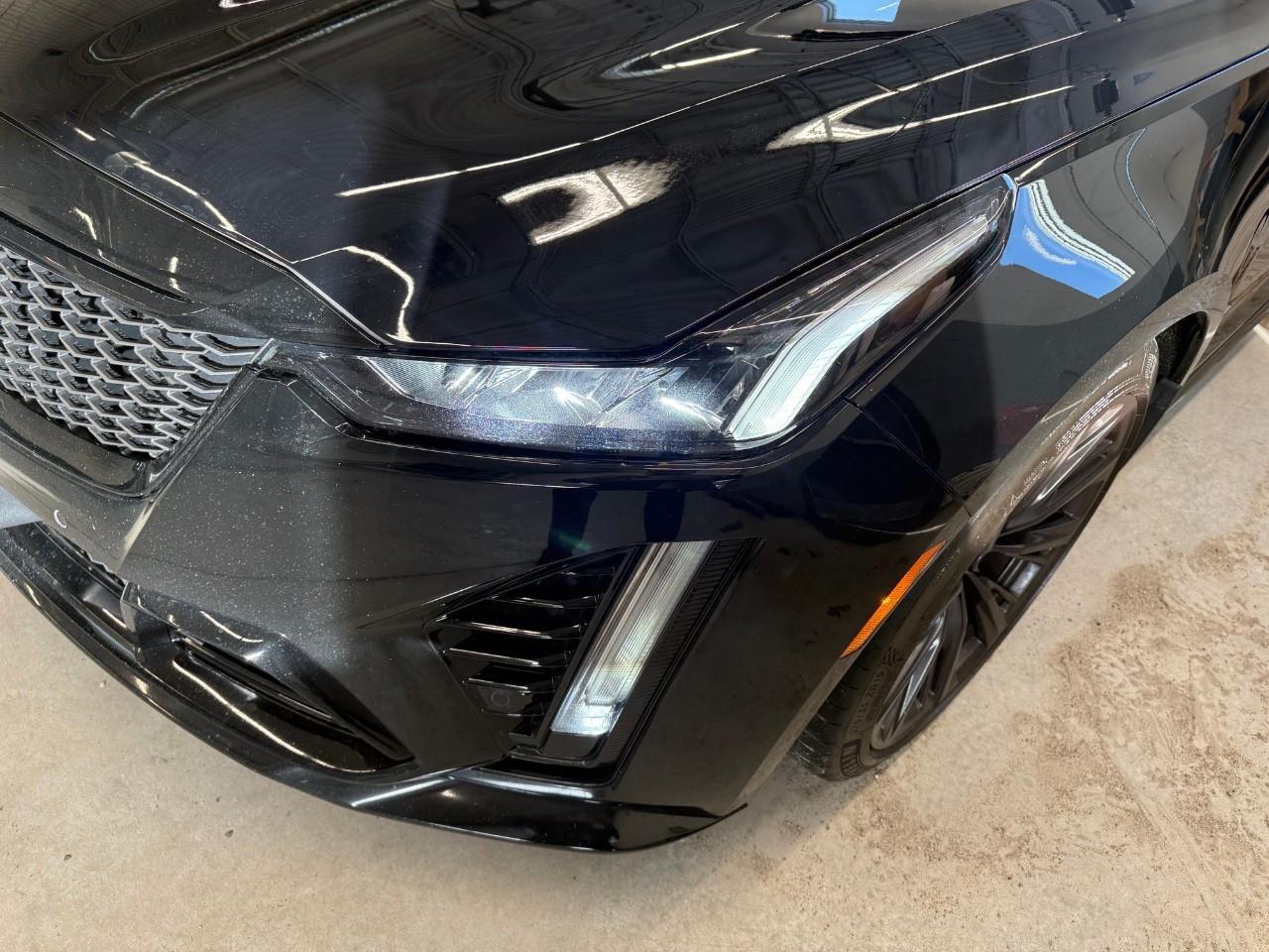 2022 Cadillac CT5-V V-Series Blackwing 4dr Rear-Wheel Drive Sedan Photo2