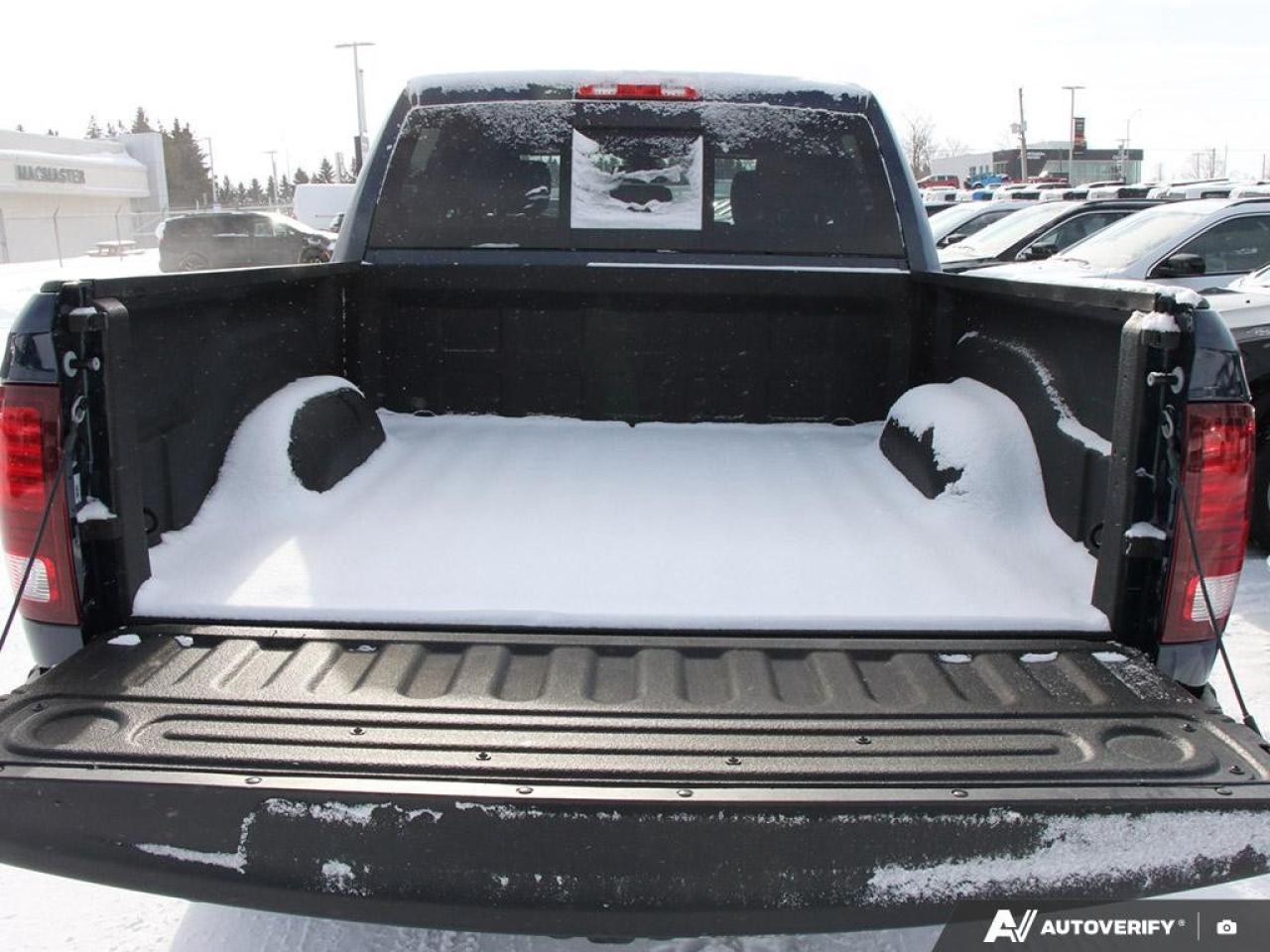 2023 RAM 1500 Classic WARLOCK 4X4 CREW CAB 5'7" BOX Photo