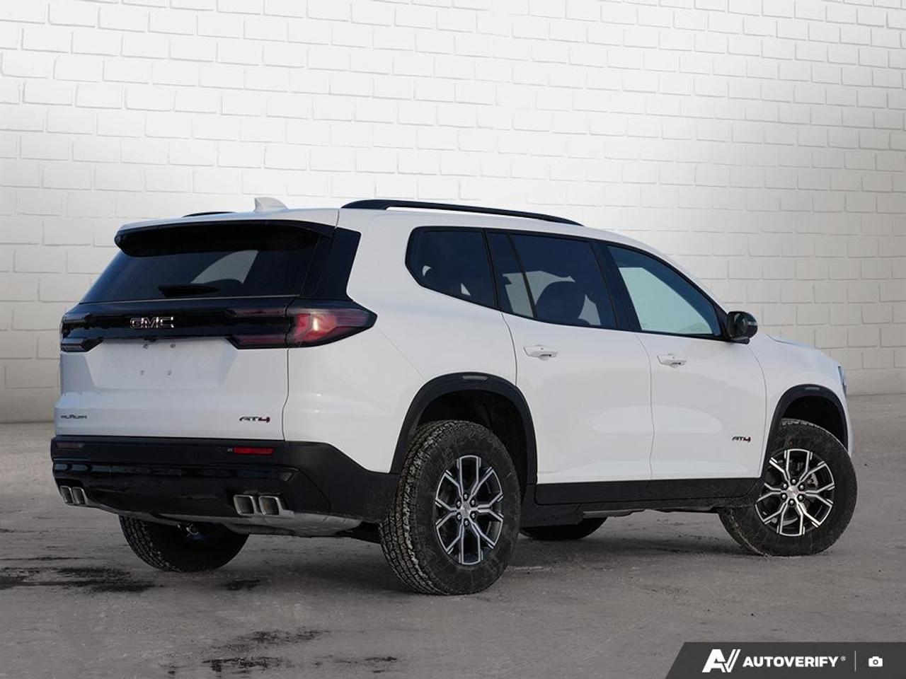 2026 GMC Acadia AWD AT4 Photo4