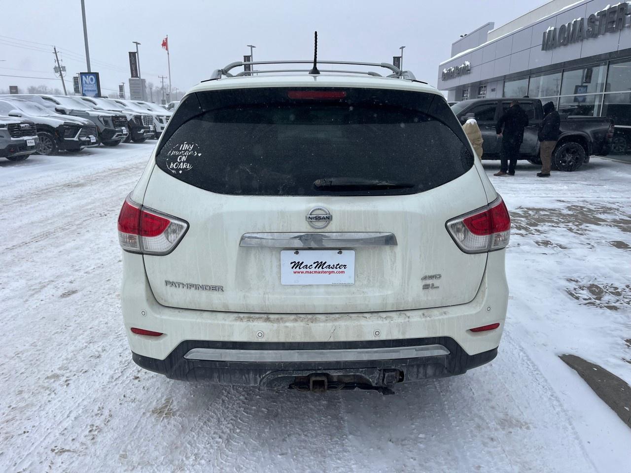 2016 Nissan Pathfinder 4WD 4DR SL Photo