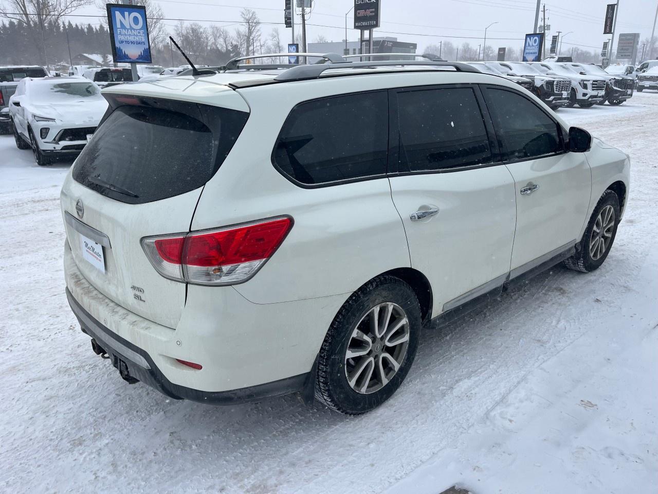 2016 Nissan Pathfinder 4WD 4DR SL Photo