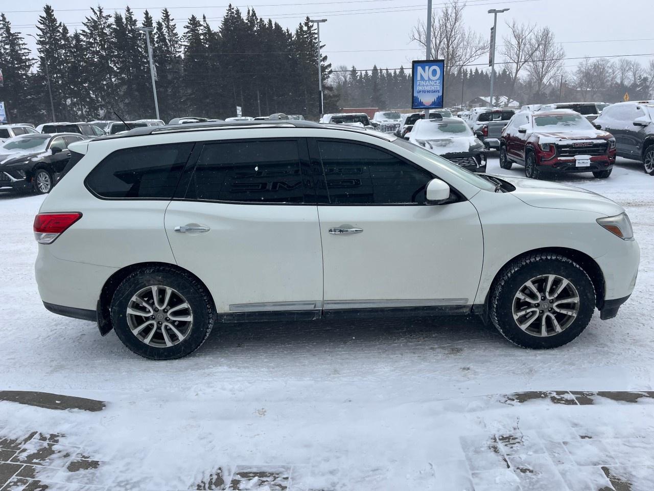 2016 Nissan Pathfinder 4WD 4DR SL Photo