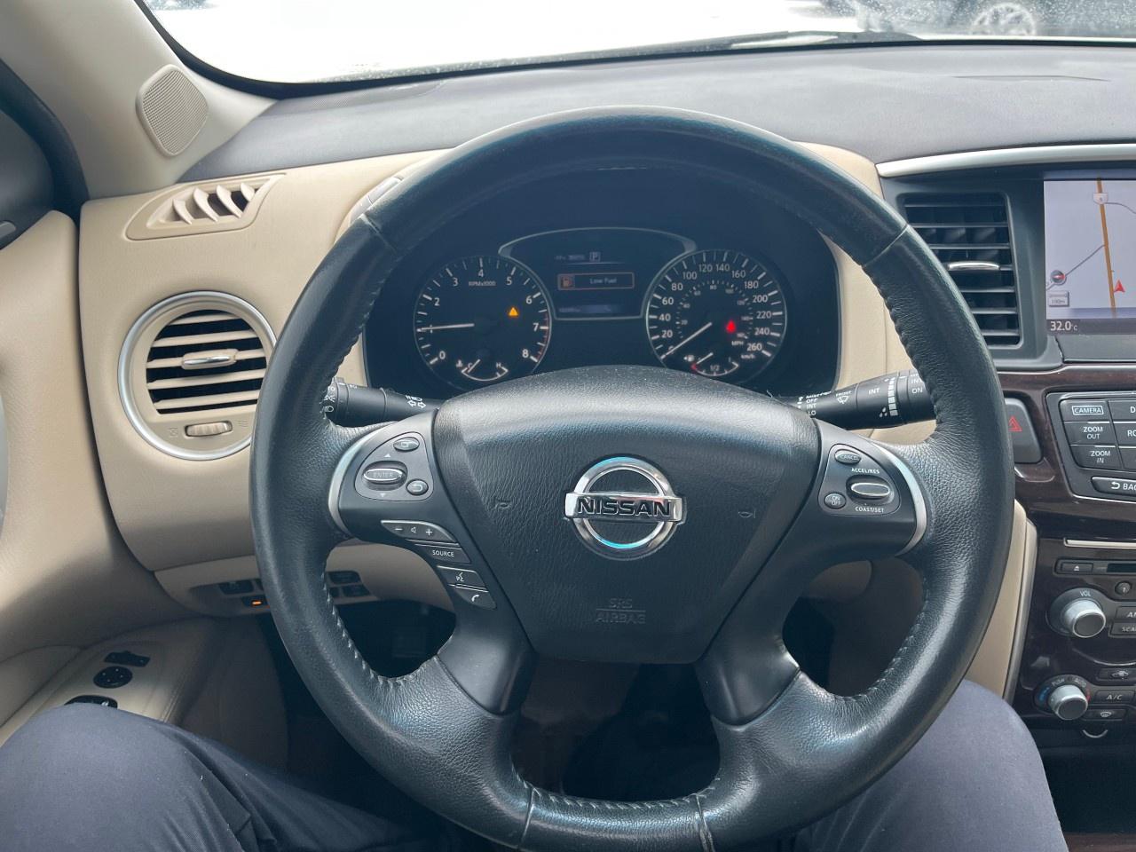 2016 Nissan Pathfinder 4WD 4DR SL Photo