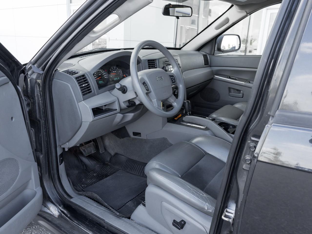 2005 Jeep Grand Cherokee Laredo 4dr 4x4 Photo