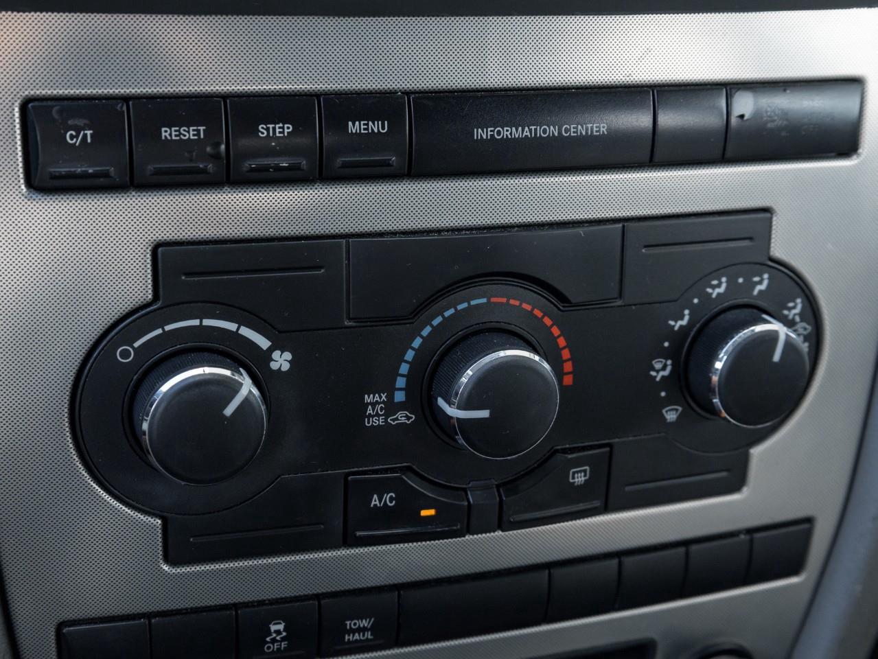 2005 Jeep Grand Cherokee Laredo 4dr 4x4 Photo