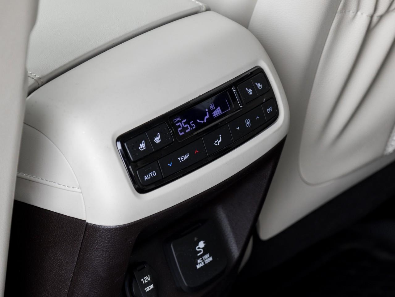 2025 Hyundai PALISADE Ultimate Calligraphy Night 4dr All-Wheel Drive Photo