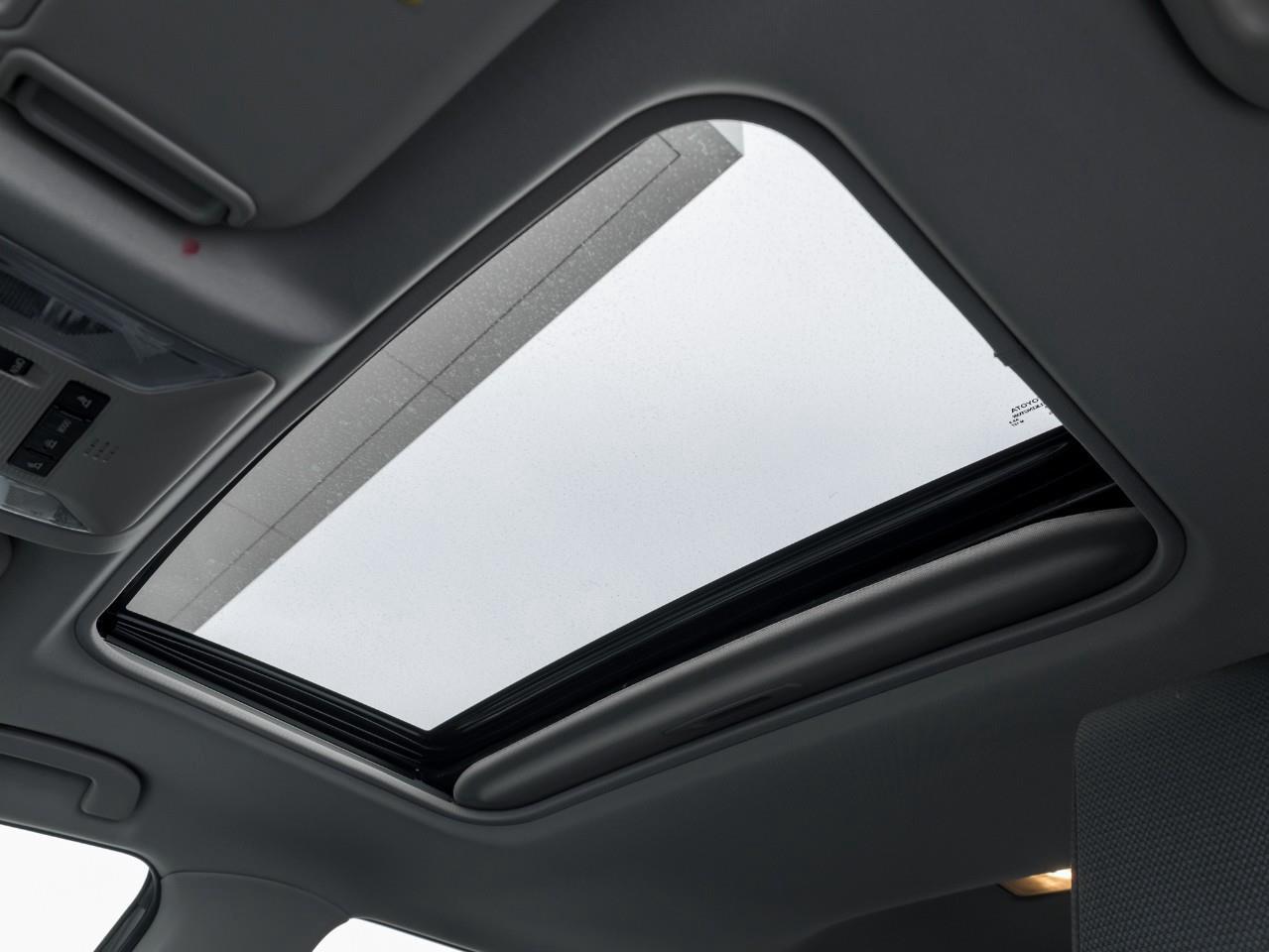 2021 Toyota RAV4 XLE 4dr All-wheel Drive Photo