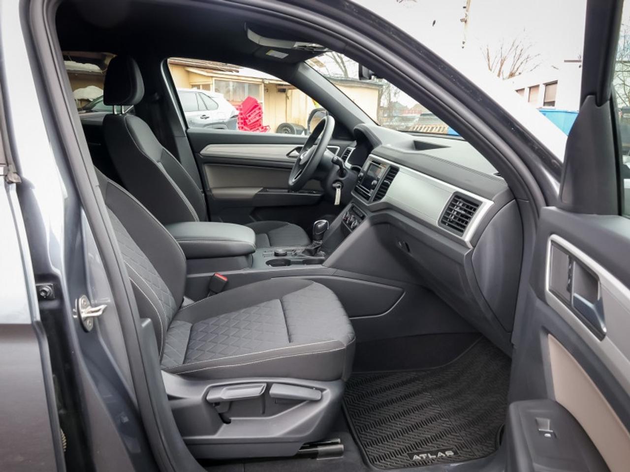 2023 Volkswagen Atlas Cross Sport Trendline 2.0 TSI Photo