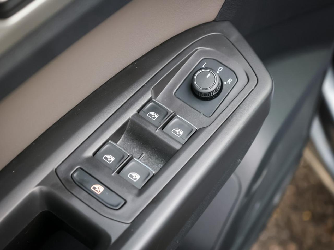 2023 Volkswagen Atlas Cross Sport Trendline 2.0 TSI Photo