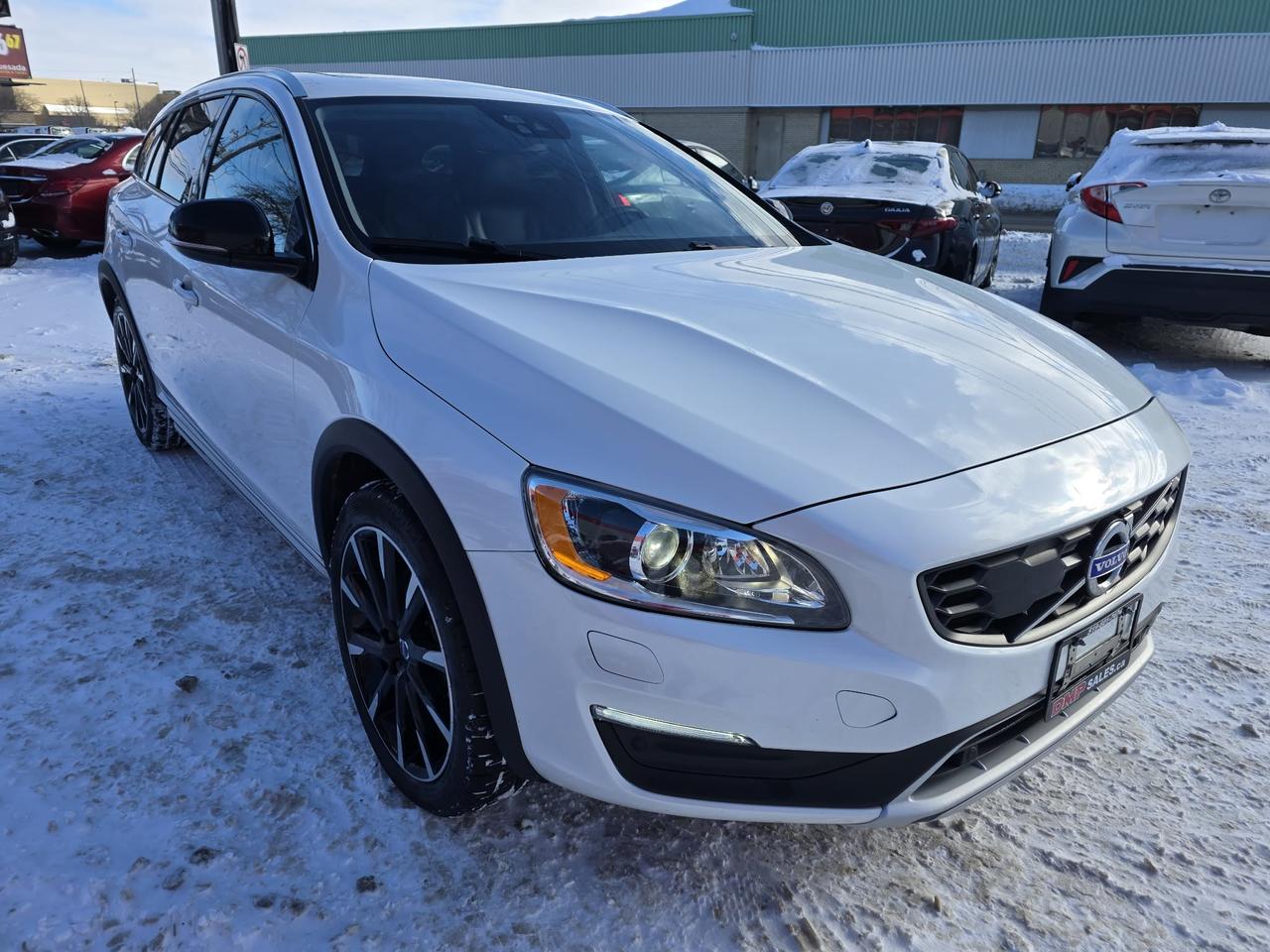 2018 Volvo V60 Cross Country T5 AWD Premier Photo