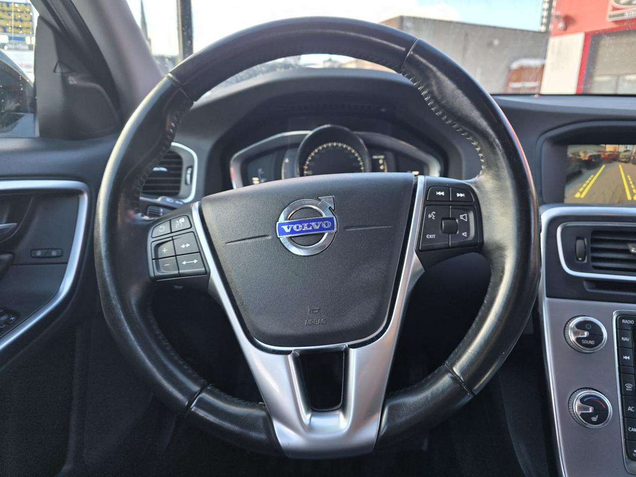2018 Volvo V60 Cross Country T5 AWD Premier Photo