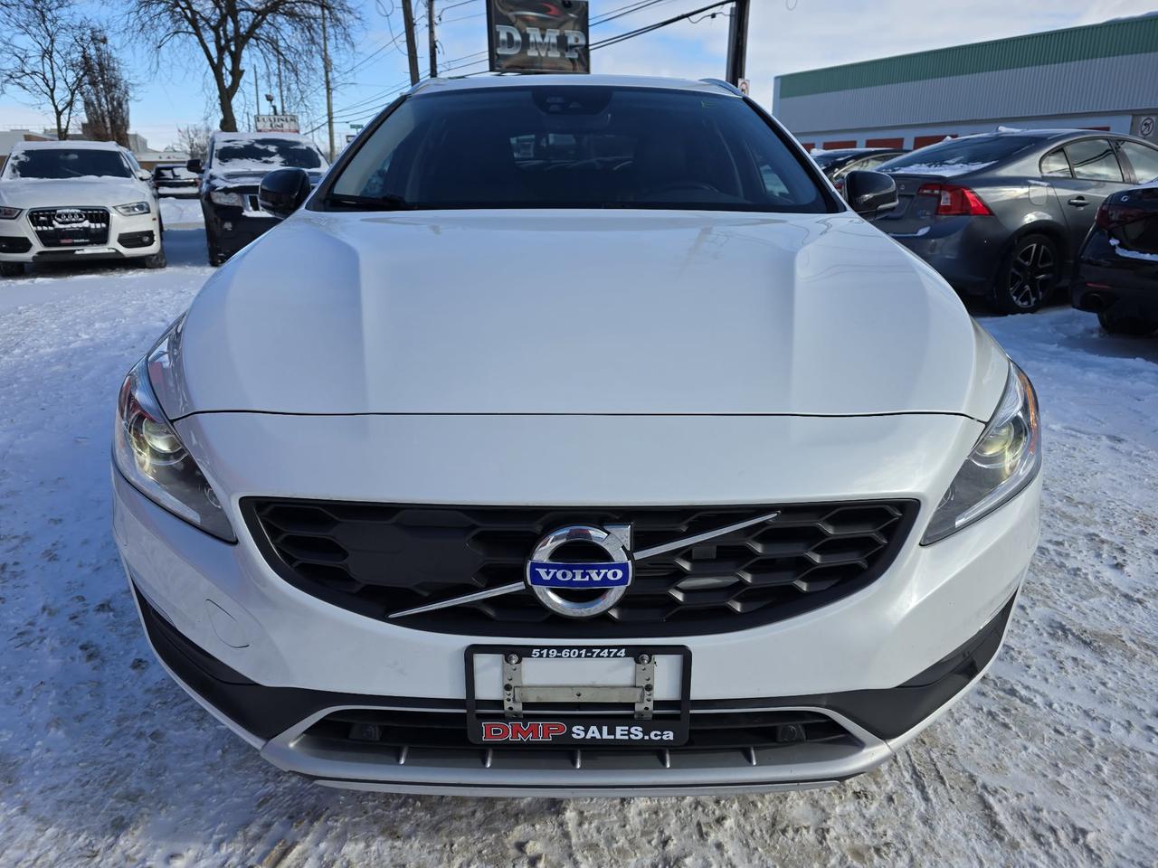 2018 Volvo V60 Cross Country T5 AWD Premier Photo
