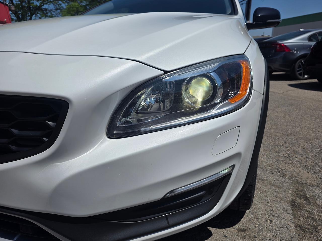 2018 Volvo V60 Cross Country T5 AWD Premier Photo