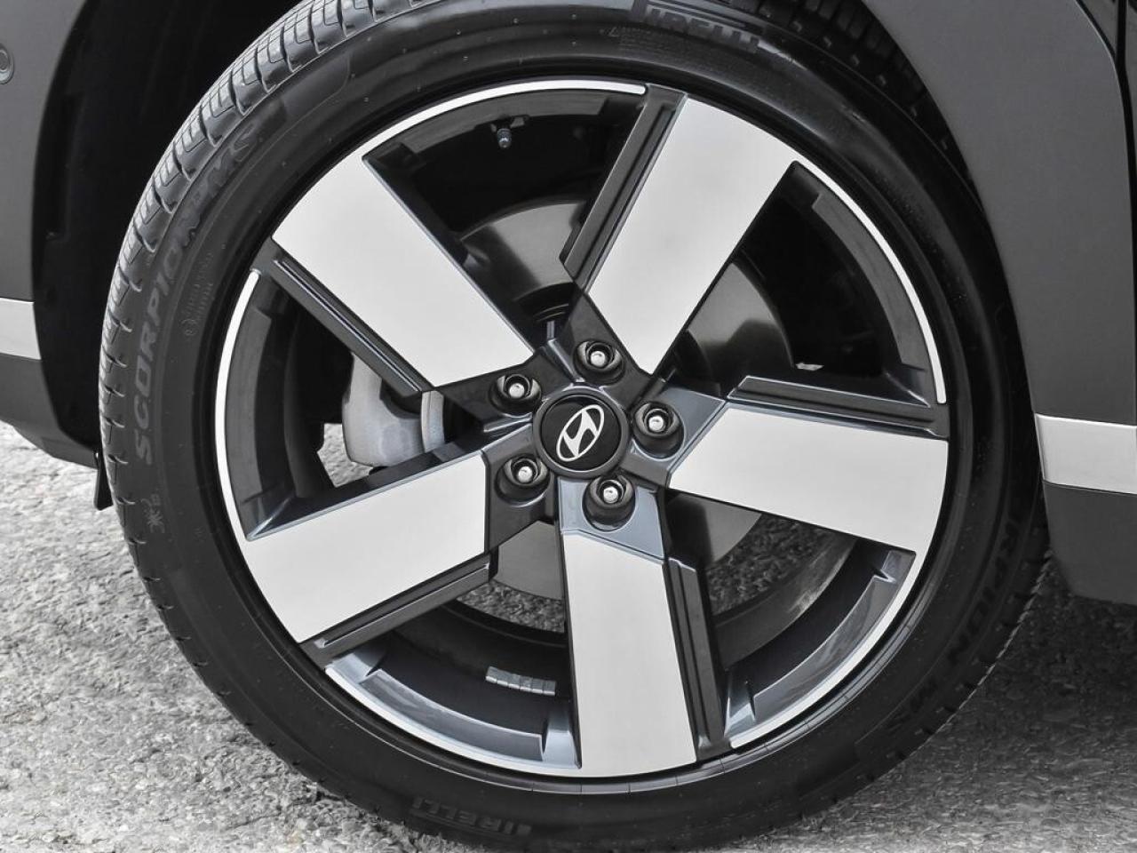 2025 Hyundai Santa Fe LUXURY AWD Photo