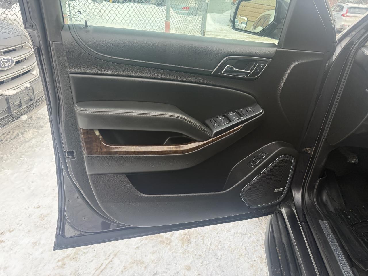 2016 Chevrolet Suburban *** 3 YEAR WARRANTY INCLUDED *** Photo