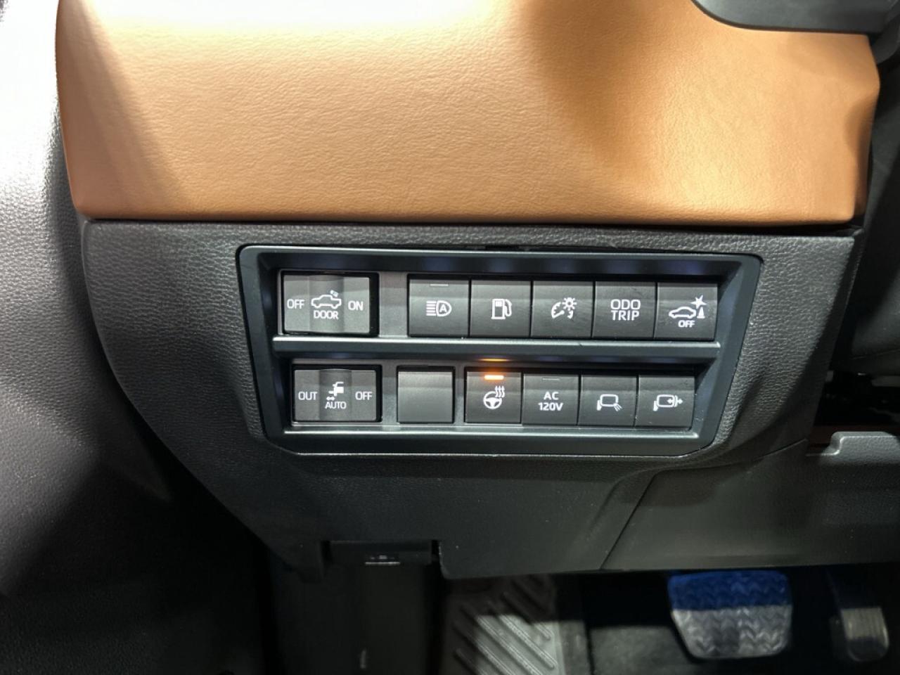 2024 Toyota Tundra Platinum 4x4 CrewMax/No accidents/ Clean title/ To Photo