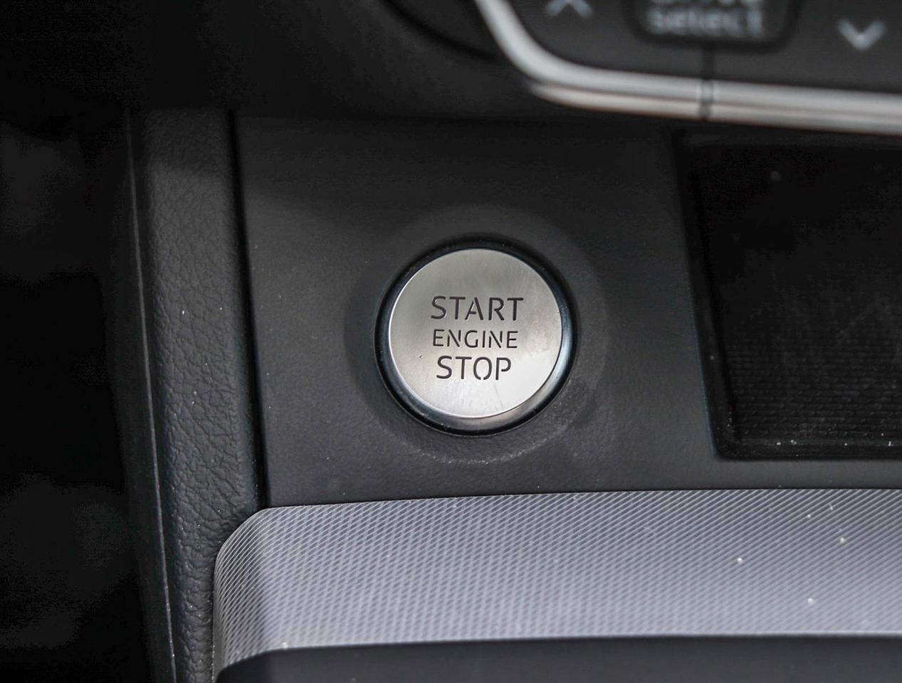 2023 Audi Q5 Technik 45 TFSI QUATTRO !!! NO ACCIDENTS !!! PANO Photo