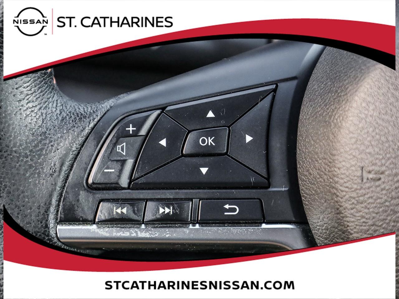 2020 Nissan Kicks SR Photo