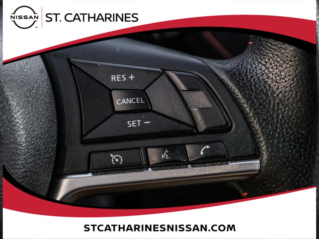 2020 Nissan Kicks SR Photo