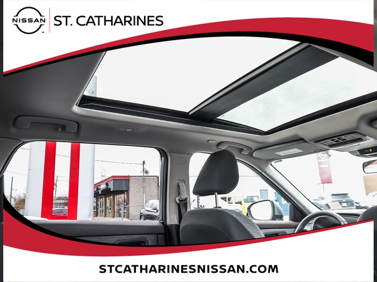 2023 Nissan Rogue SV MOONROOF Photo