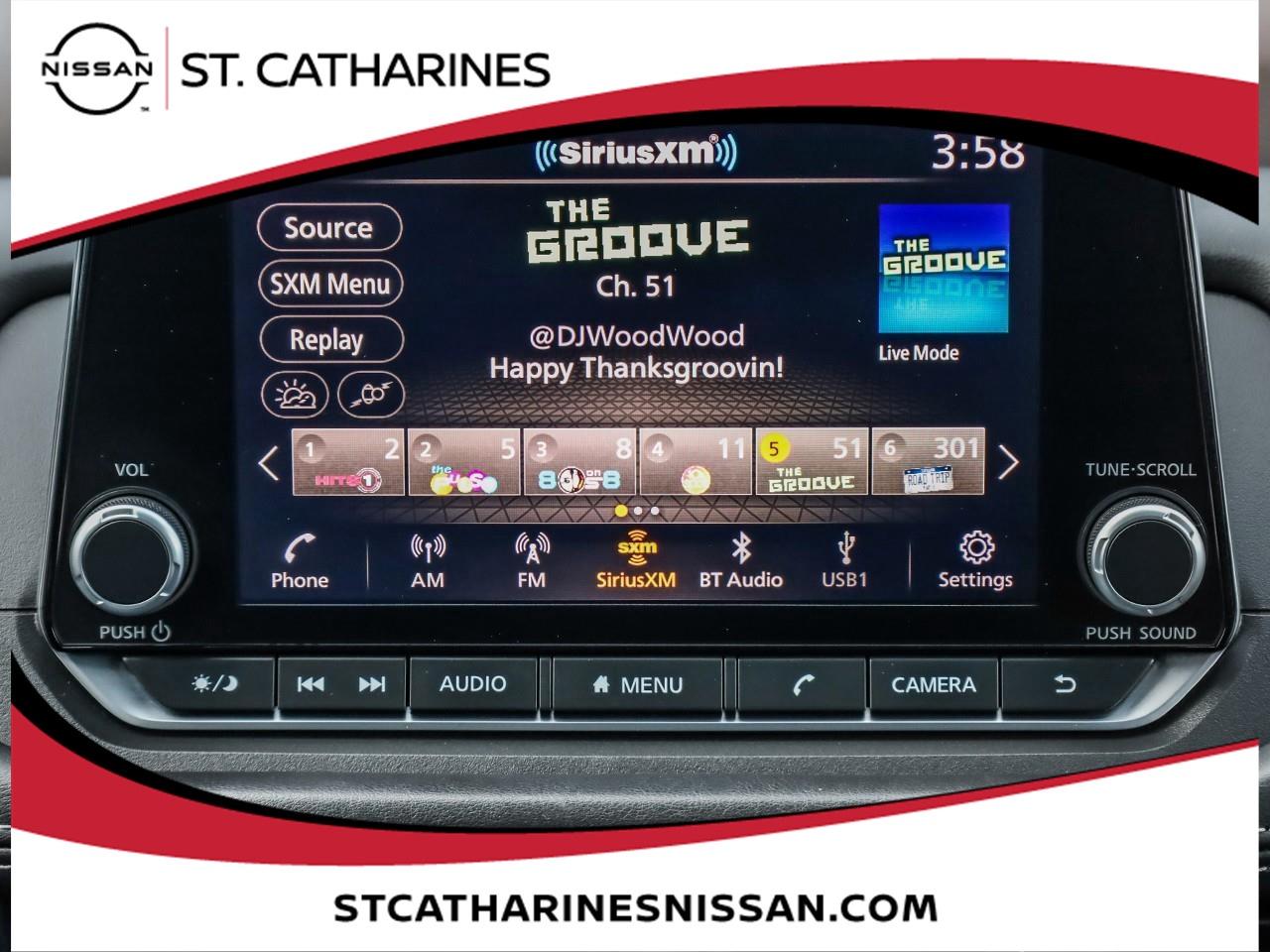 2023 Nissan Rogue SV MOONROOF Photo