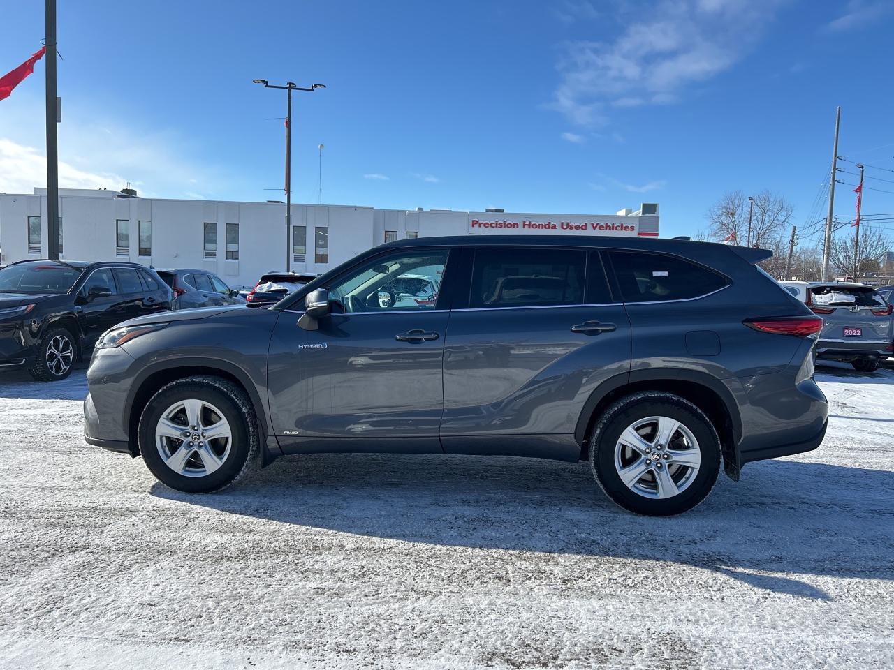 2020 Toyota Highlander Hybrid LE  CarPlay Power tailgate H.Seats 8 Pass Photo