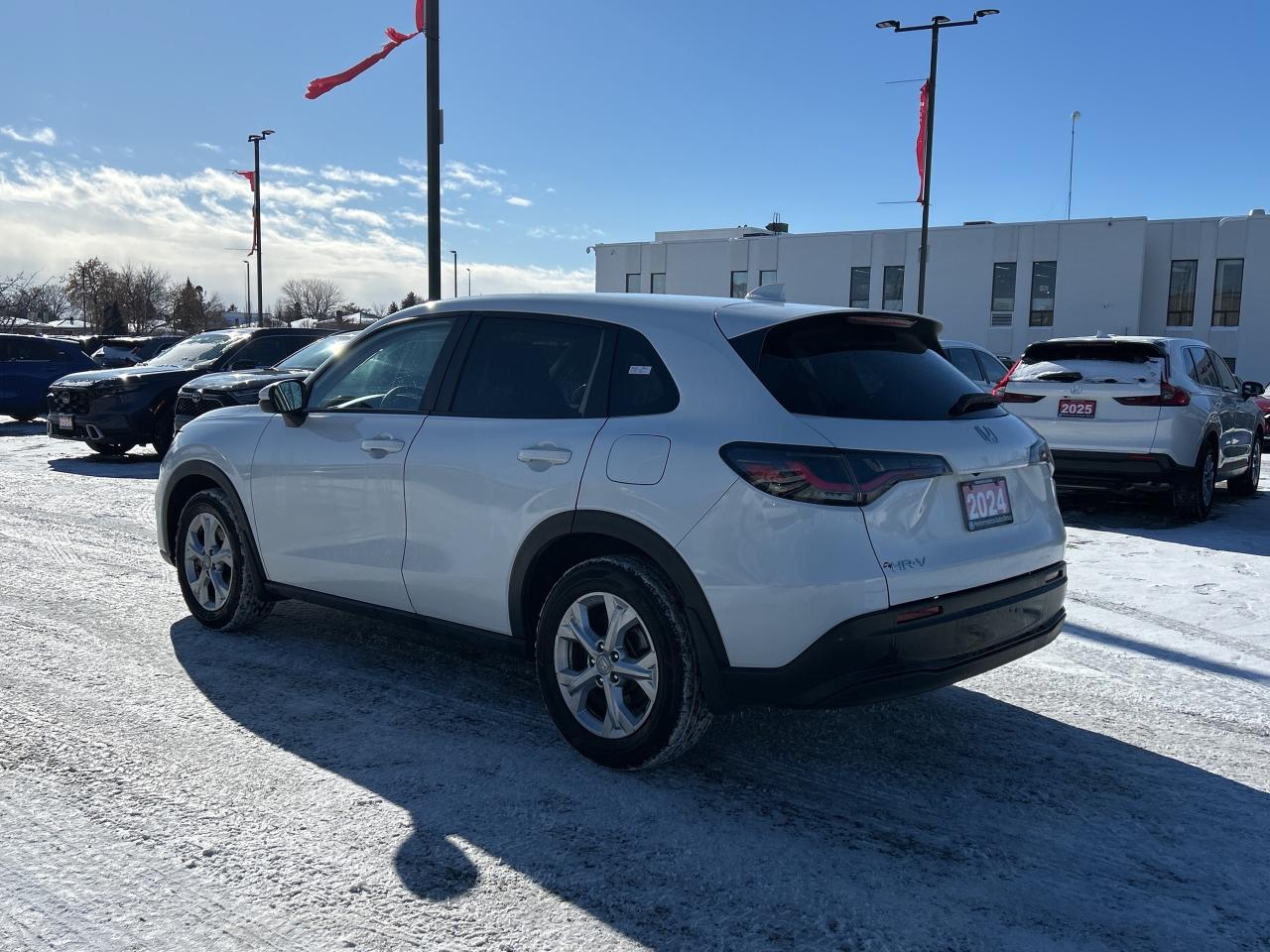 2024 Honda HR-V LX-B FWD CarPlay Honda Sensing Heated Seats Photo3