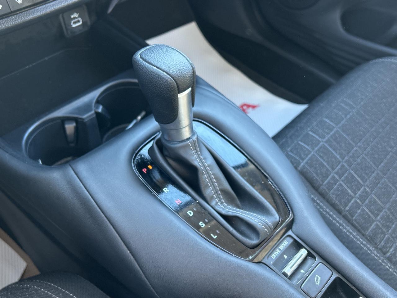 2024 Honda HR-V LX-B FWD CarPlay Honda Sensing Heated Seats Photo