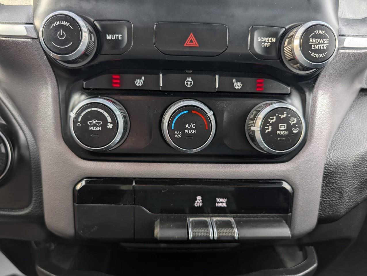 2023 RAM 1500 Big Horn NO ACCIDENTS / LOCAL TRADE Photo