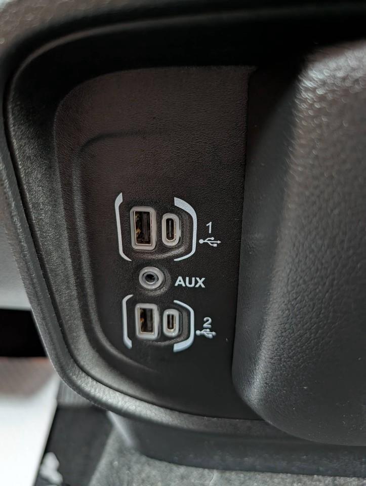 2023 RAM 1500 Big Horn NO ACCIDENTS / LOCAL TRADE Photo