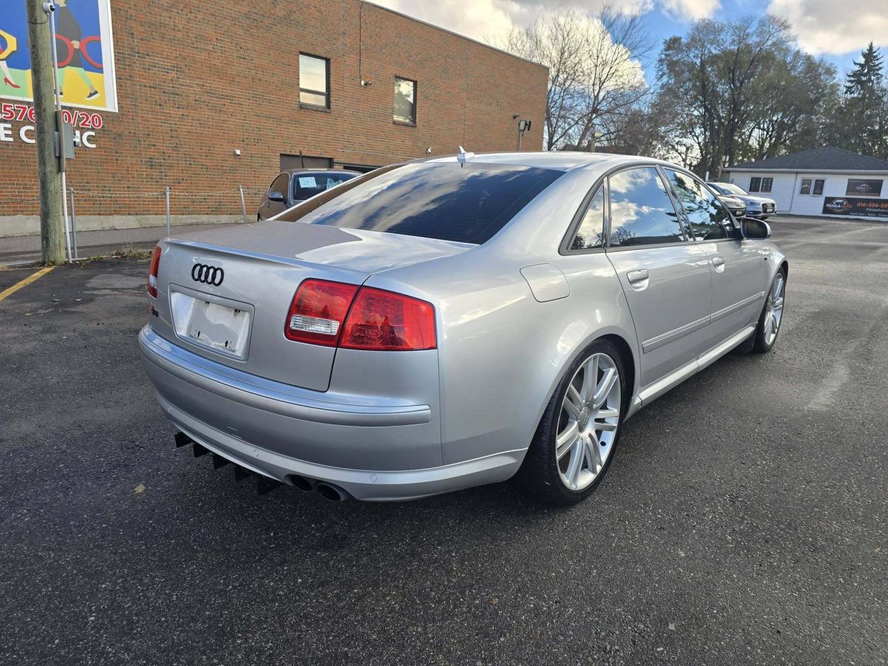 2007 Audi S8 4DR SDN Photo3