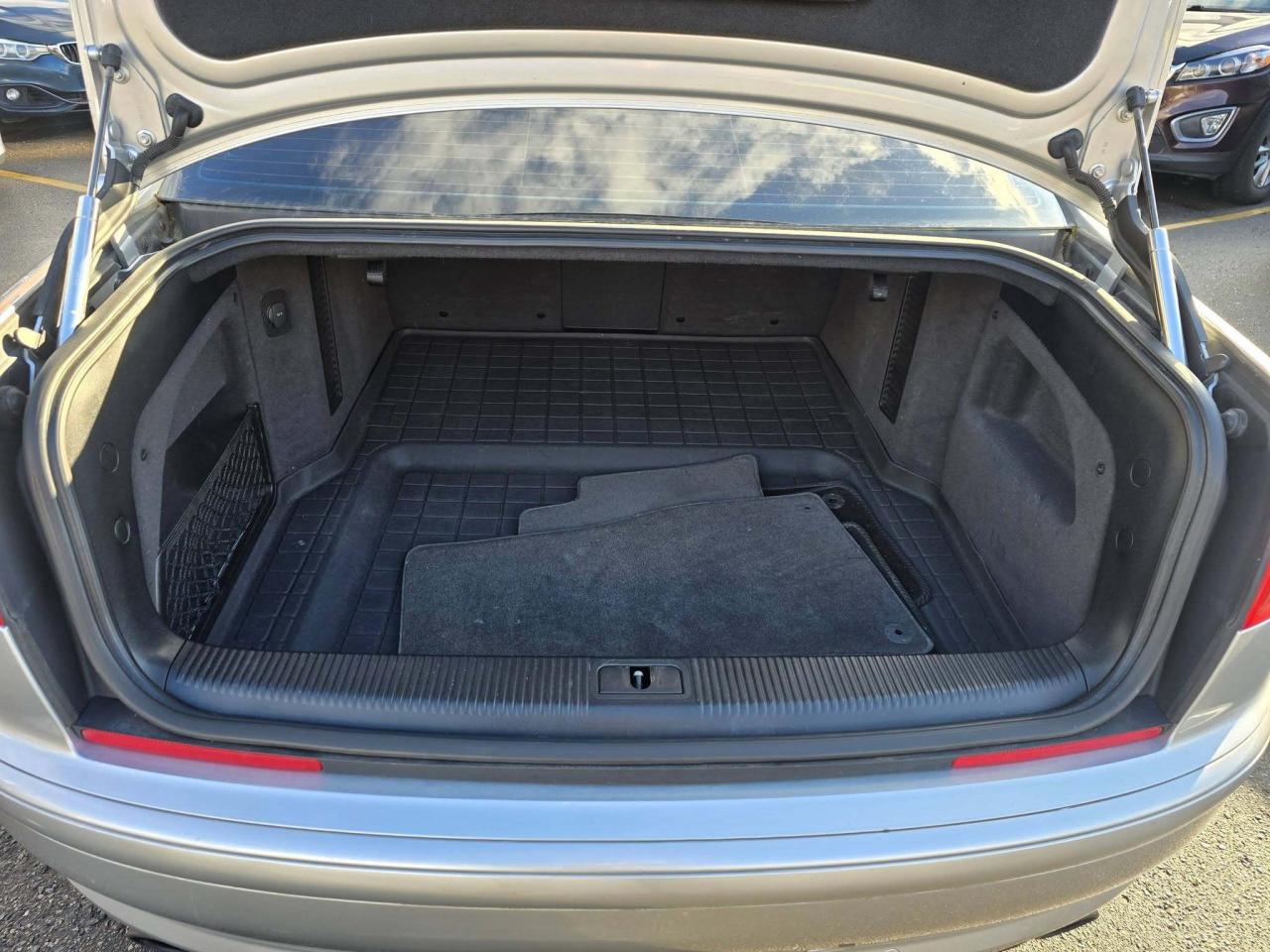 2007 Audi S8 4DR SDN Photo