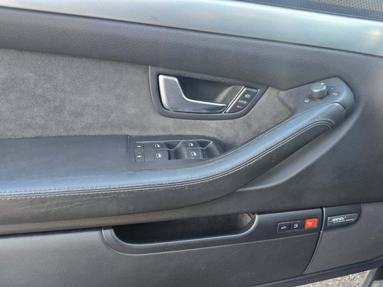 2007 Audi S8 4DR SDN Photo