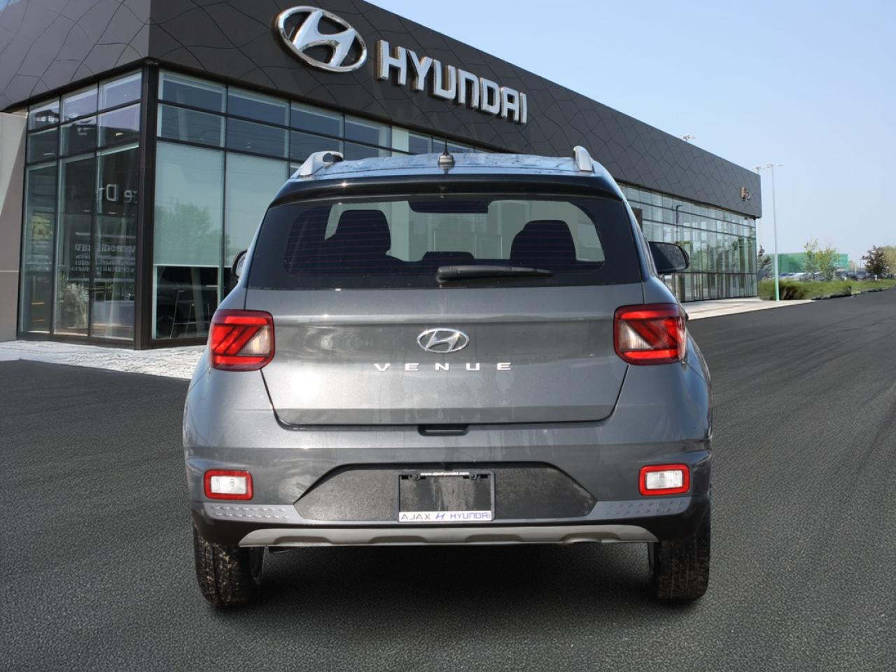 2023 Hyundai Venue Preferred IVT w-Two-Tone Photo