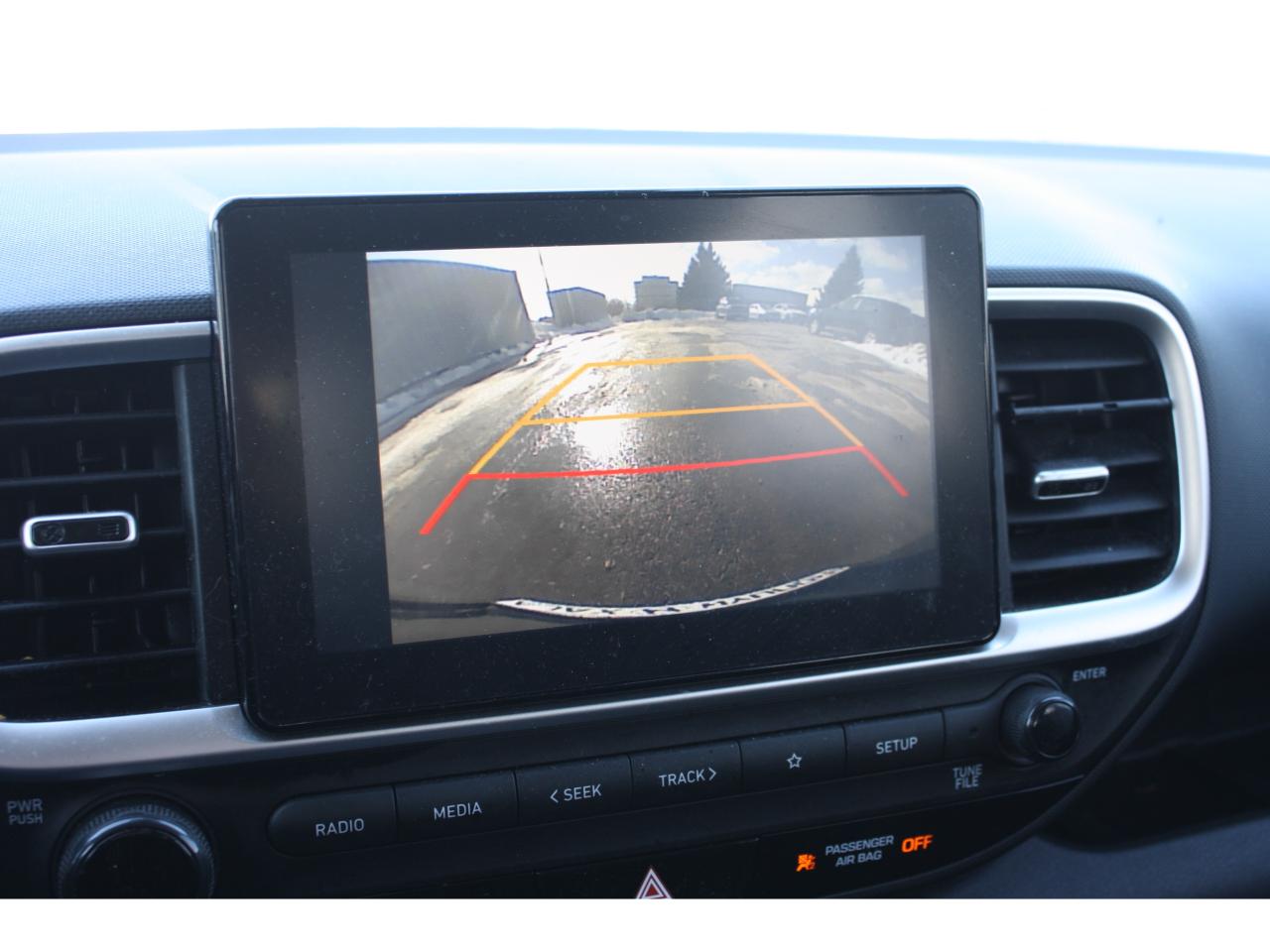 2023 Hyundai Venue Preferred IVT w-Two-Tone Photo