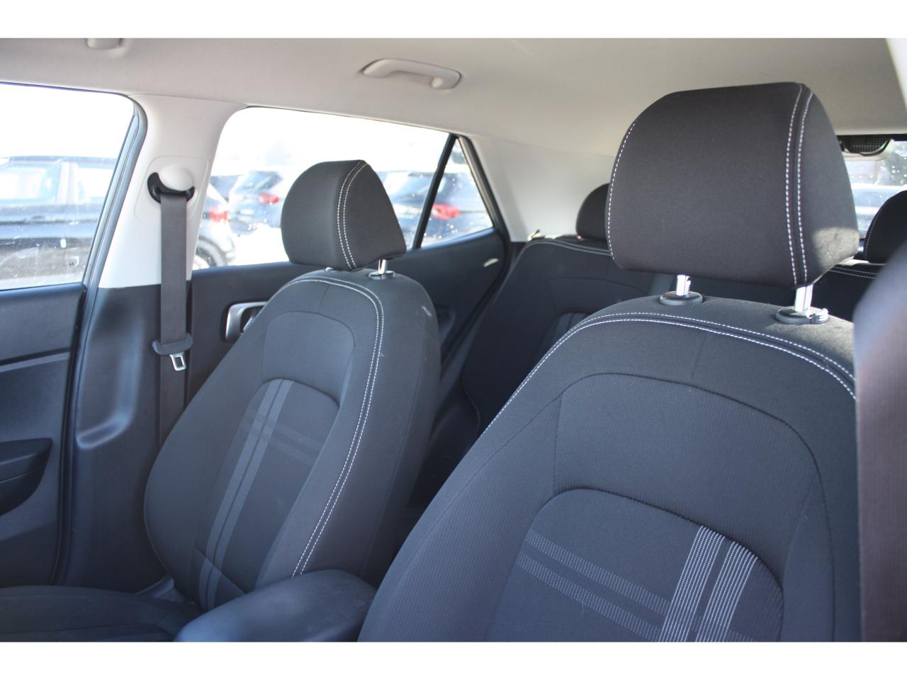 2023 Hyundai Venue Preferred IVT w-Two-Tone Photo