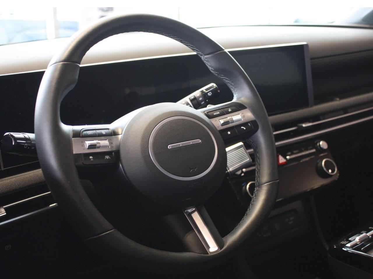 2025 Hyundai Tucson  Photo3