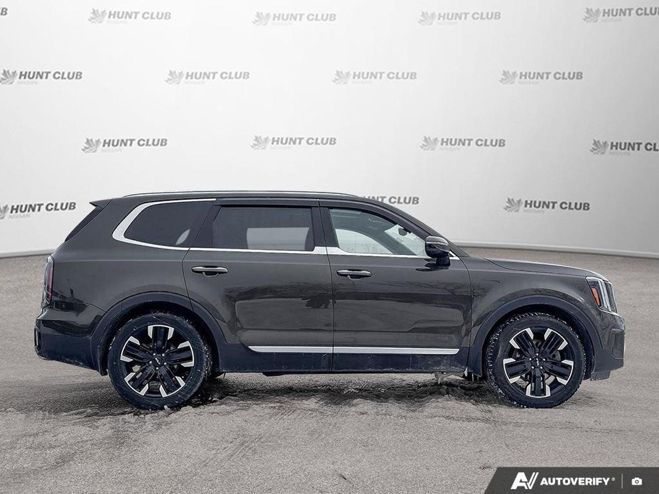 2023 Kia Telluride SX   7 Passenger   Captain's Chairs   Navigation Photo