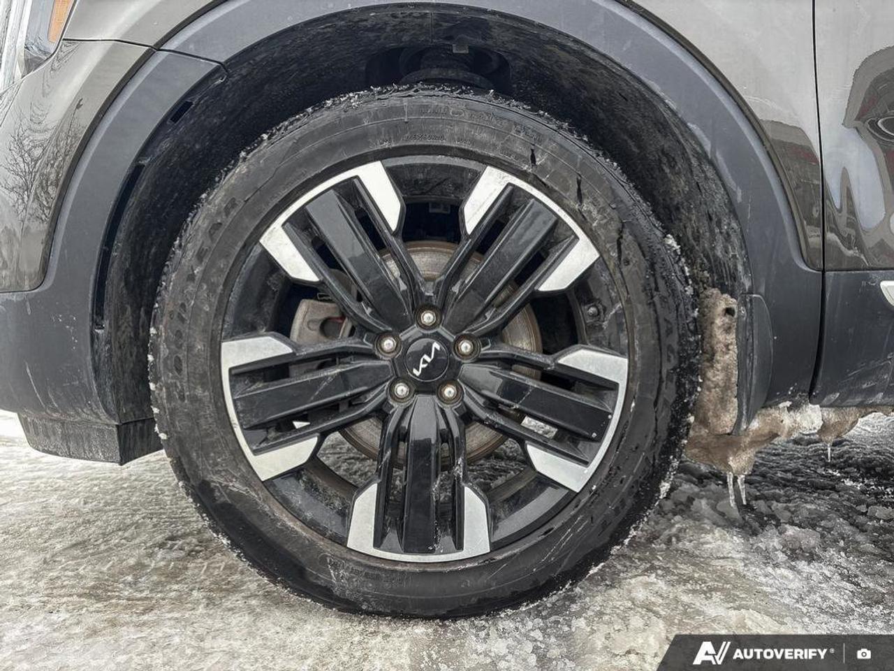 2023 Kia Telluride SX   7 Passenger   Captain's Chairs   Navigation Photo